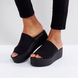 Steve Madden original Slinky Flatform Sandal